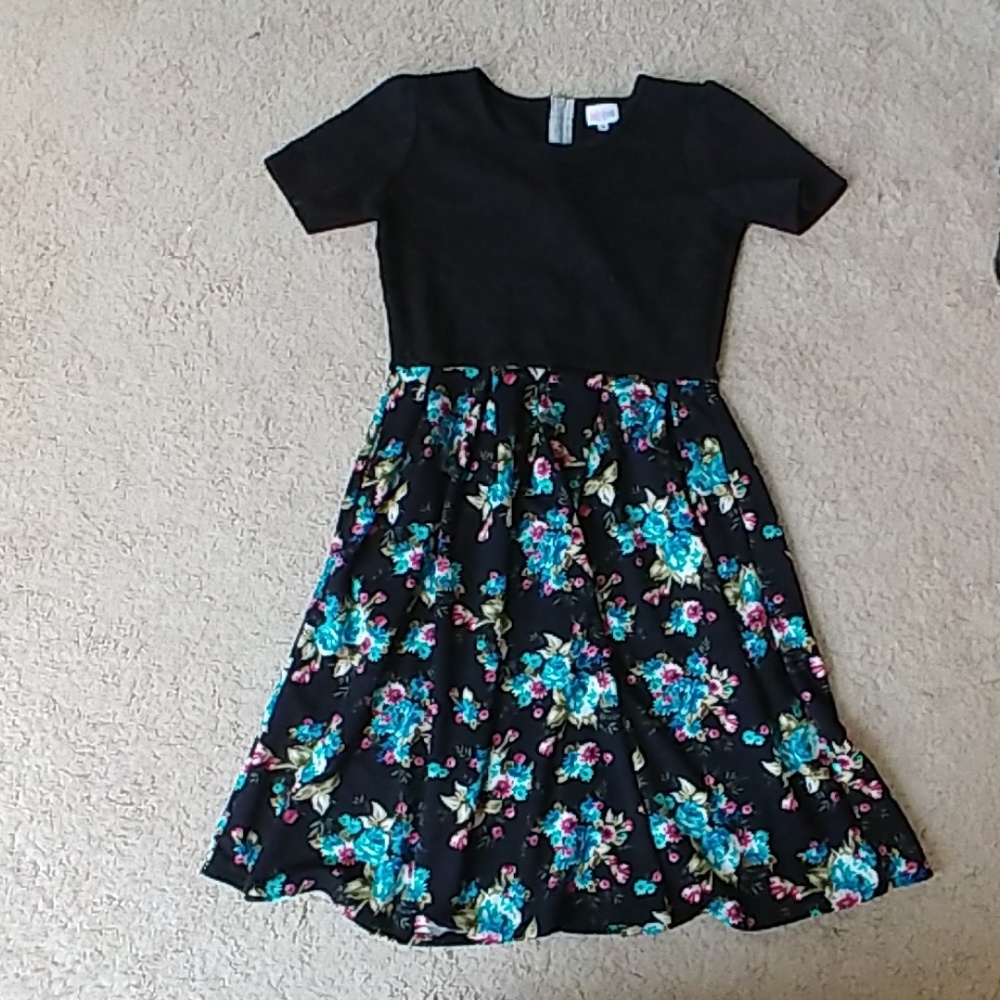 Lula roe size medium dress with POCKETS!!!